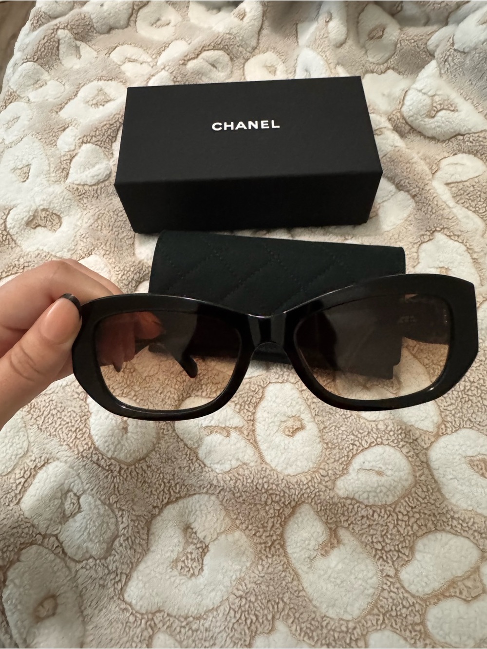 Chanel Rectangle sunglasses black - Picture 9 of 9